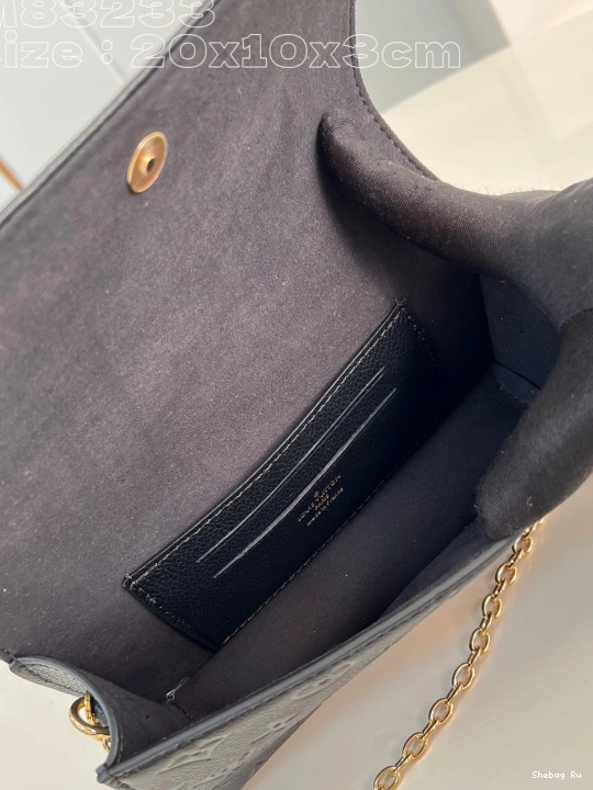 On Wallet Chain Lily LOUIS VUITTON 0729